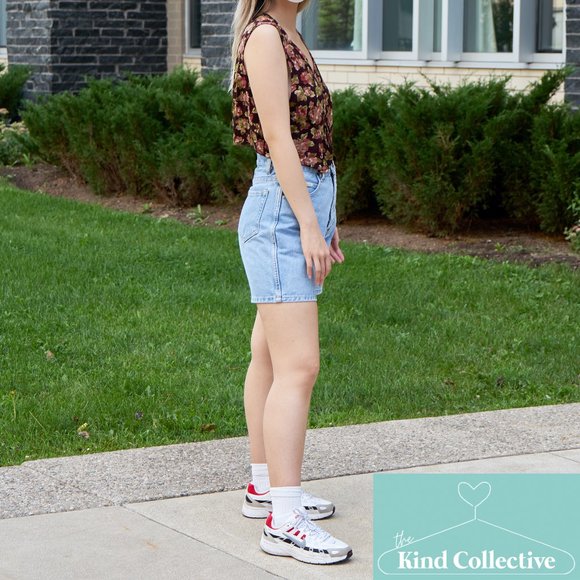 Tristan & Iseut Floral Tank Top - Picture 1 of 3